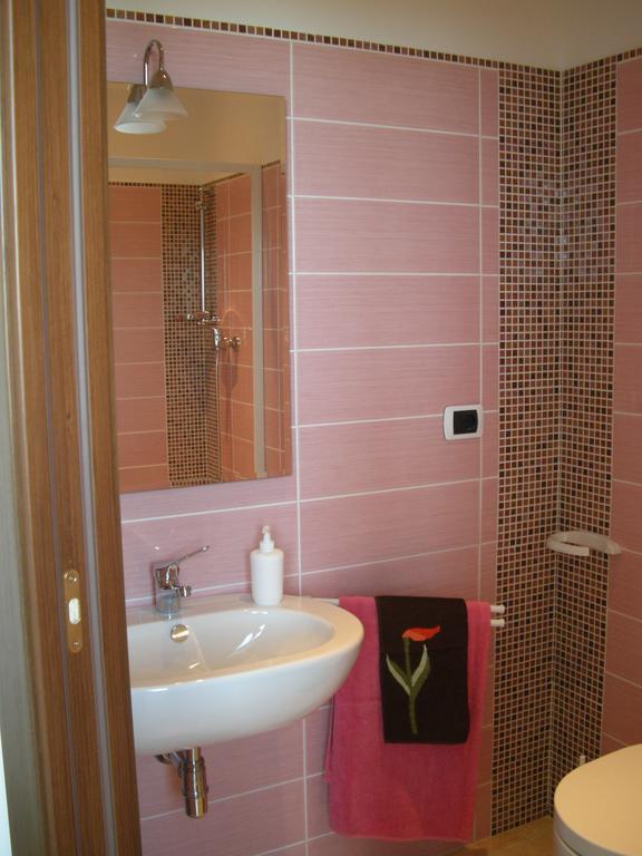 Bed And Breakfast San Martino Castignano Room photo