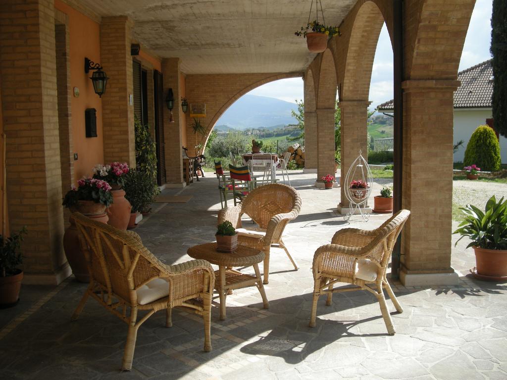 Bed And Breakfast San Martino Castignano Exterior photo