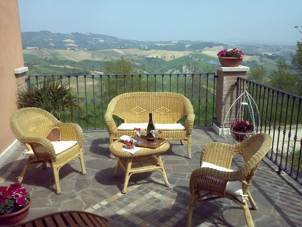 Bed And Breakfast San Martino Castignano Room photo